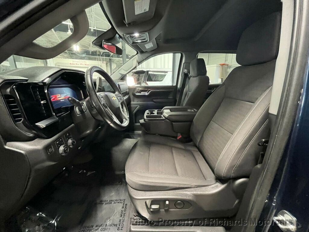 2023 Chevrolet Silverado 1500 LT photo 11