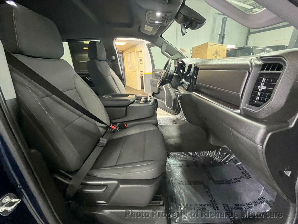 2023 Chevrolet Silverado 1500 LT photo 15