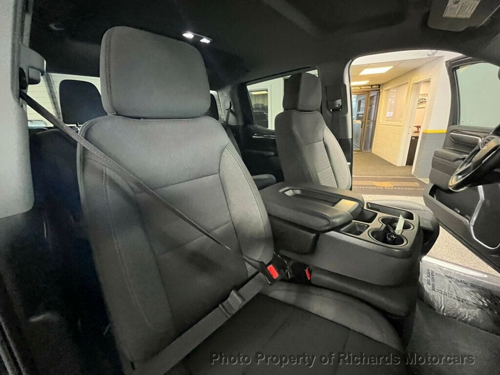 2023 Chevrolet Silverado 1500 LT photo 16