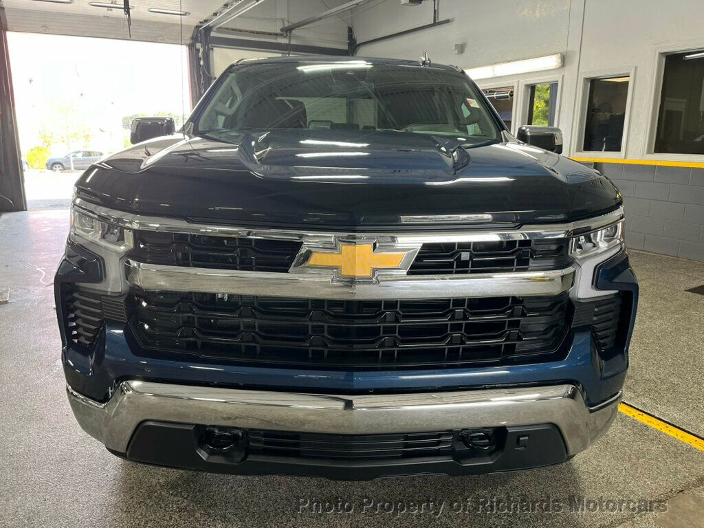 2023 Chevrolet Silverado 1500 LT photo 7