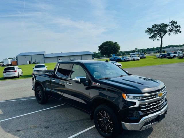 2023 Chevrolet Silverado 1500 4WD Crew Cab 157" LTZ - 23017299 - 25