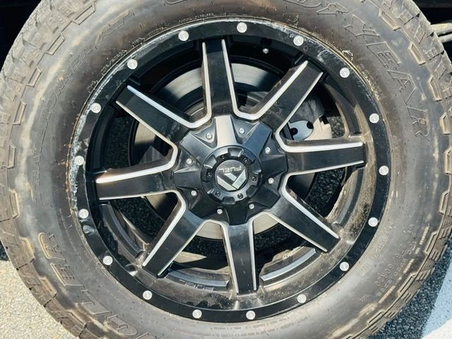 2023 Chevrolet Silverado 1500 4WD Crew Cab 157" LTZ - 23017299 - 32