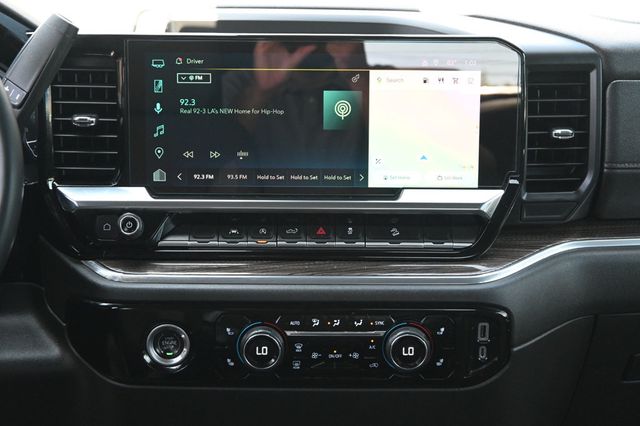 2023 Chevrolet Silverado 1500 4x4 Crew Cab LT - 23013851 - 9