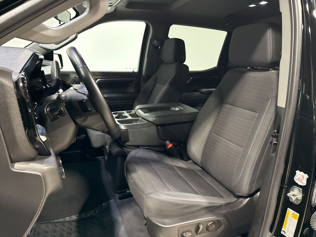 2023 Chevrolet Silverado 1500 LT - 22986687 - 25