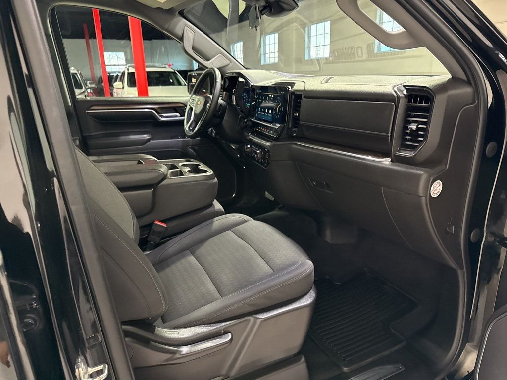 2023 Chevrolet Silverado 1500 LT - 22986687 - 46