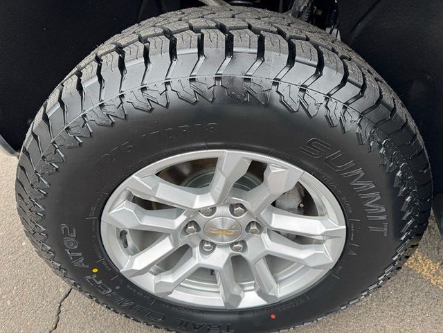 2023 Chevrolet Silverado 1500 LT-L Crew Cab 4WD - 23036498 - 10