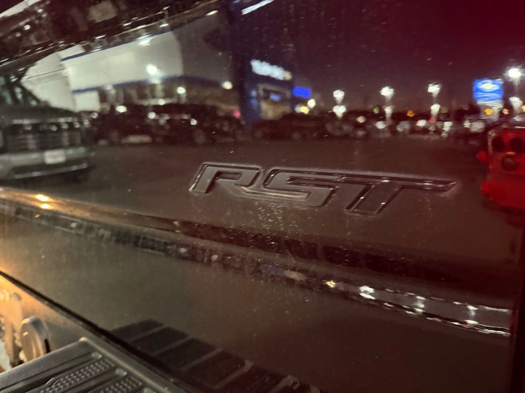 2023 Chevrolet Silverado 1500 RST - 22936673 - 25