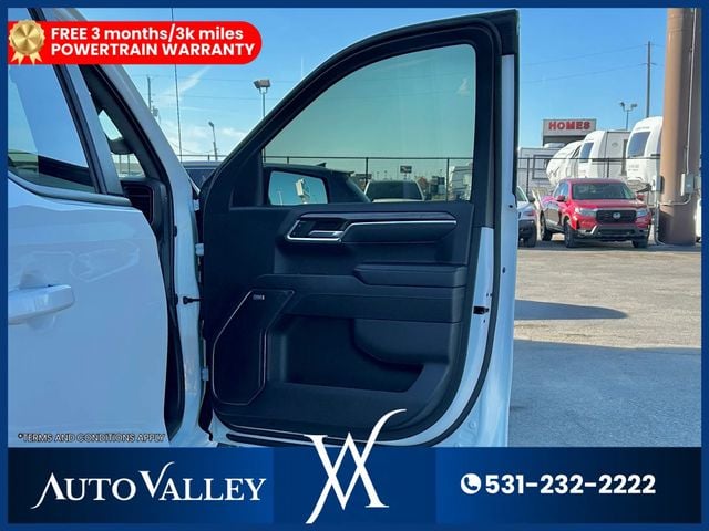 2023 Chevrolet Silverado 1500 Crew Cab RST Pickup 4D 6 1/2 ft - 22948381 - 16