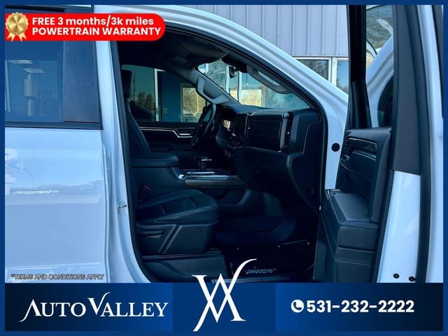 2023 Chevrolet Silverado 1500 Crew Cab RST Pickup 4D 6 1/2 ft - 22948381 - 17