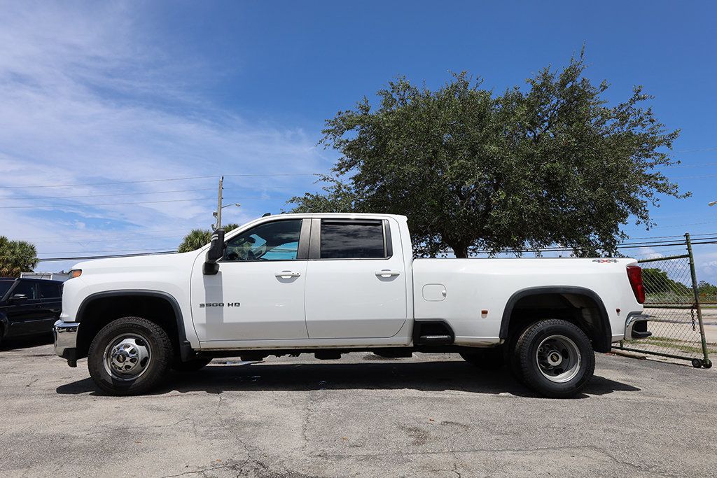 2023 Chevrolet Silverado 3500HD LT photo 10