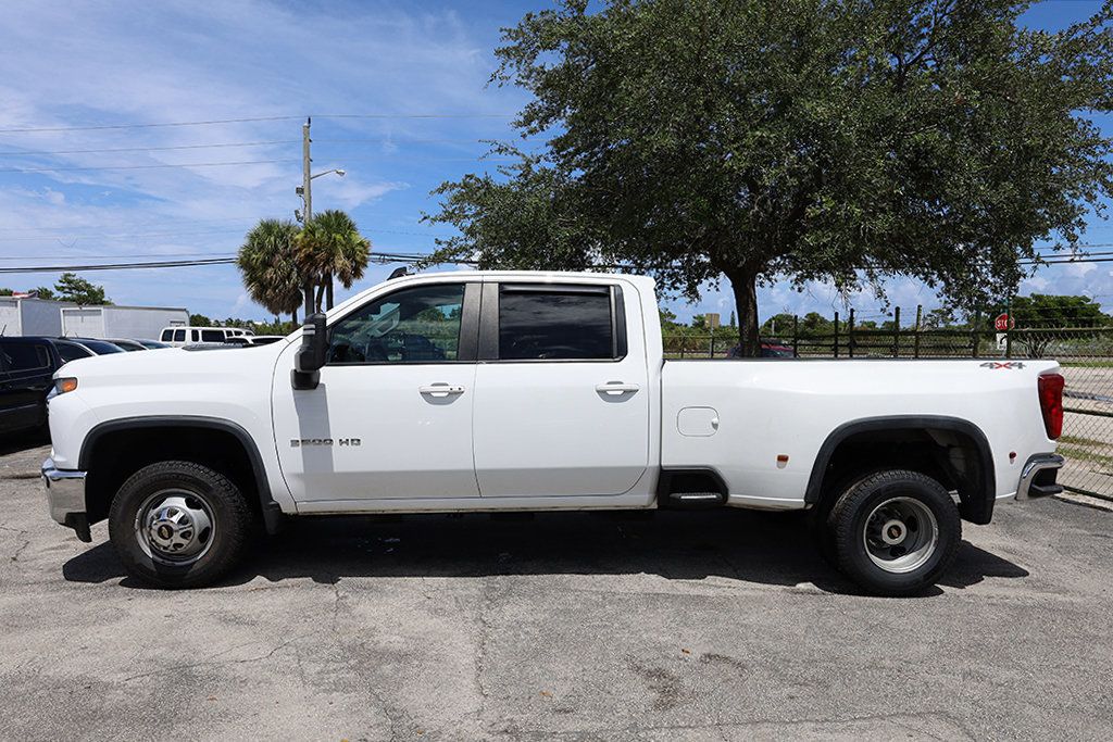 2023 Chevrolet Silverado 3500HD LT photo 2