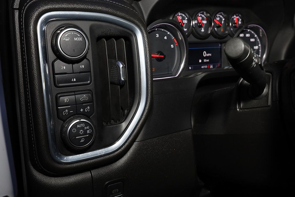2023 Chevrolet Silverado 3500HD LT photo 25