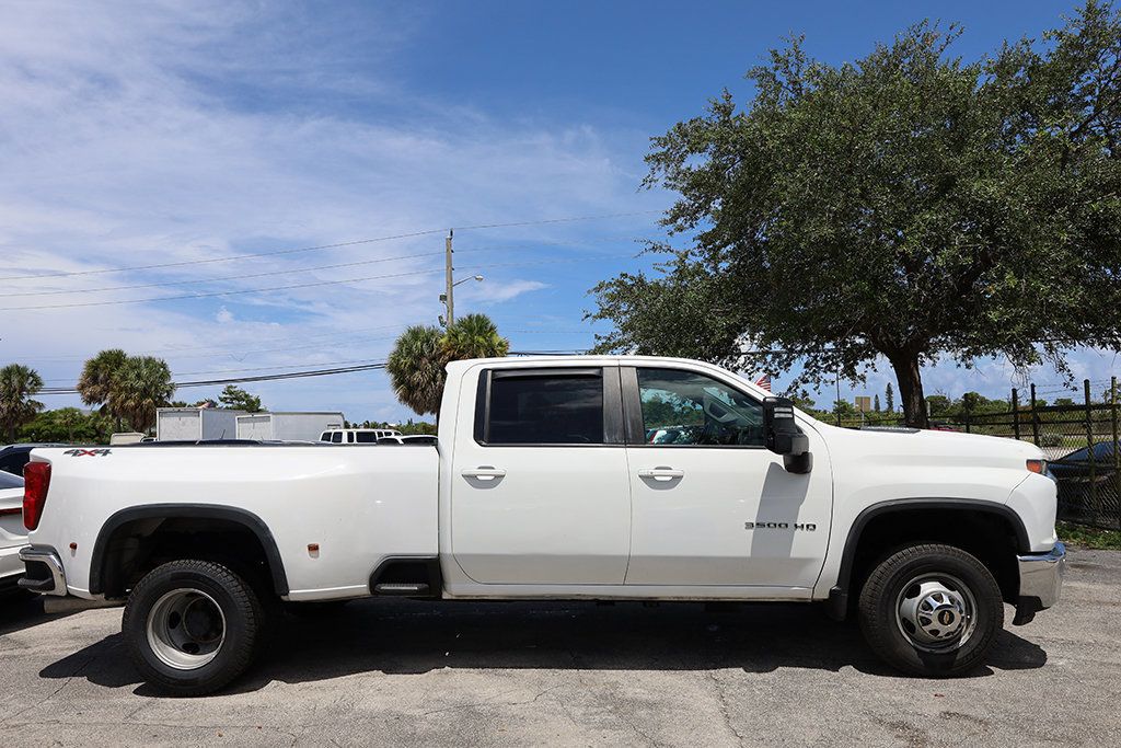 2023 Chevrolet Silverado 3500HD LT photo 3