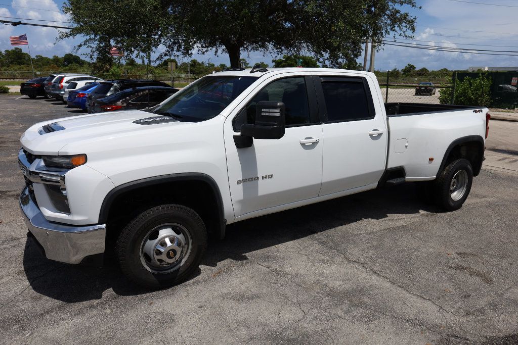 2023 Chevrolet Silverado 3500HD LT photo 31