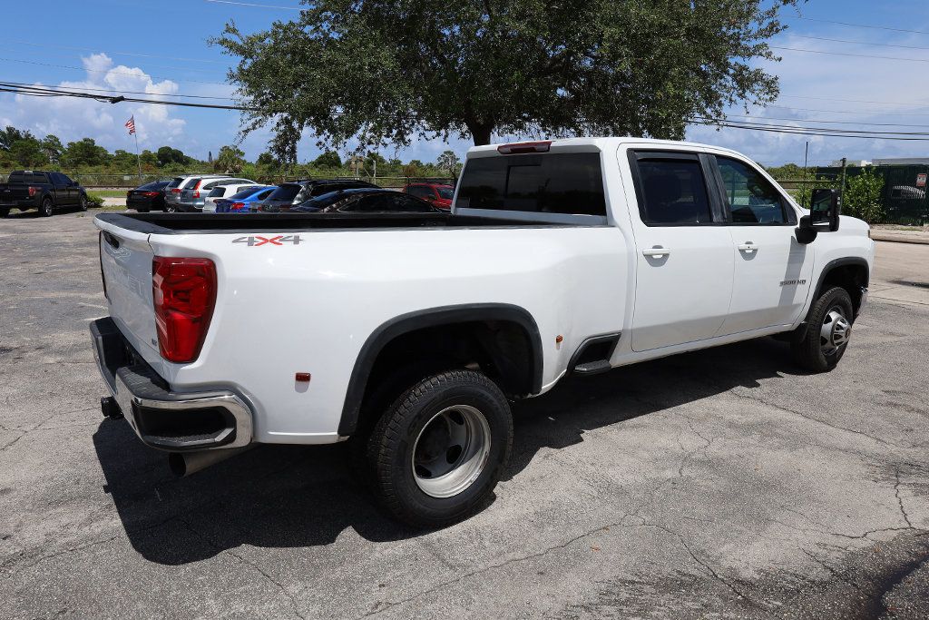 2023 Chevrolet Silverado 3500HD LT photo 7