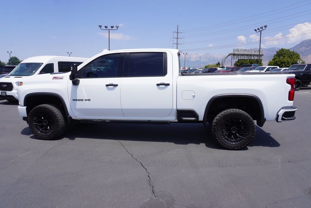 2023 Chevrolet Silverado 3500HD LTZ Z71 photo 2