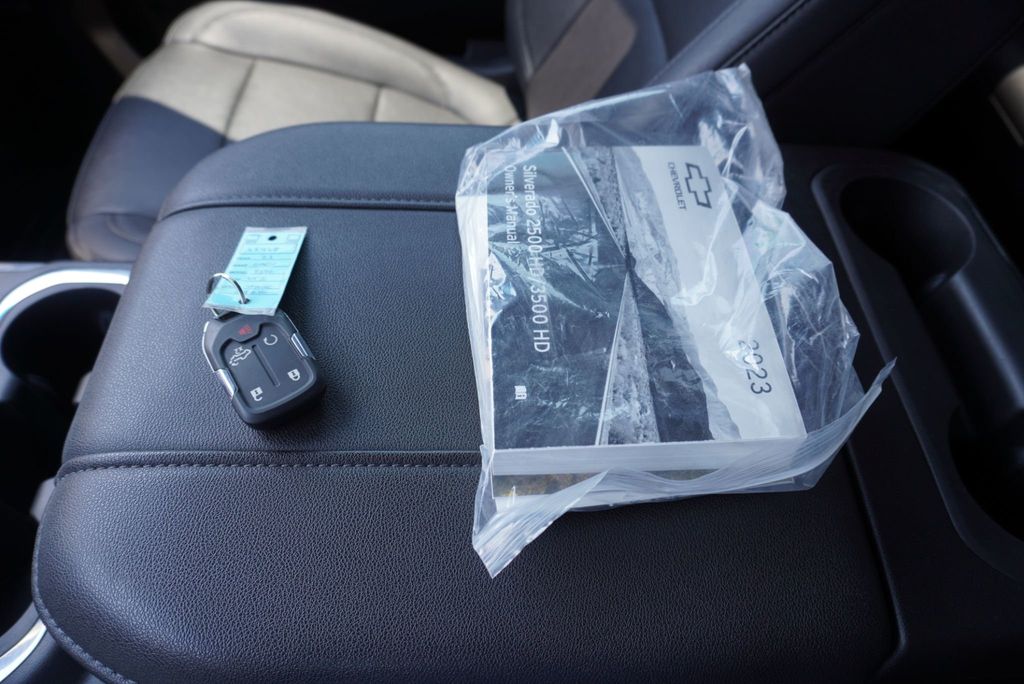 2023 Chevrolet Silverado 3500HD LTZ Z71 - 22893055 - 49