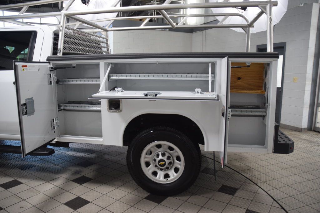 2023 Chevrolet Silverado 3500HD CC 3500HD CREW * 6.6 V8 * READING UTILITY W/ RACK * 1 OWNER - 23085471 - 40