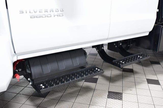 2023 Chevrolet Silverado 5500HD Work Truck photo 11