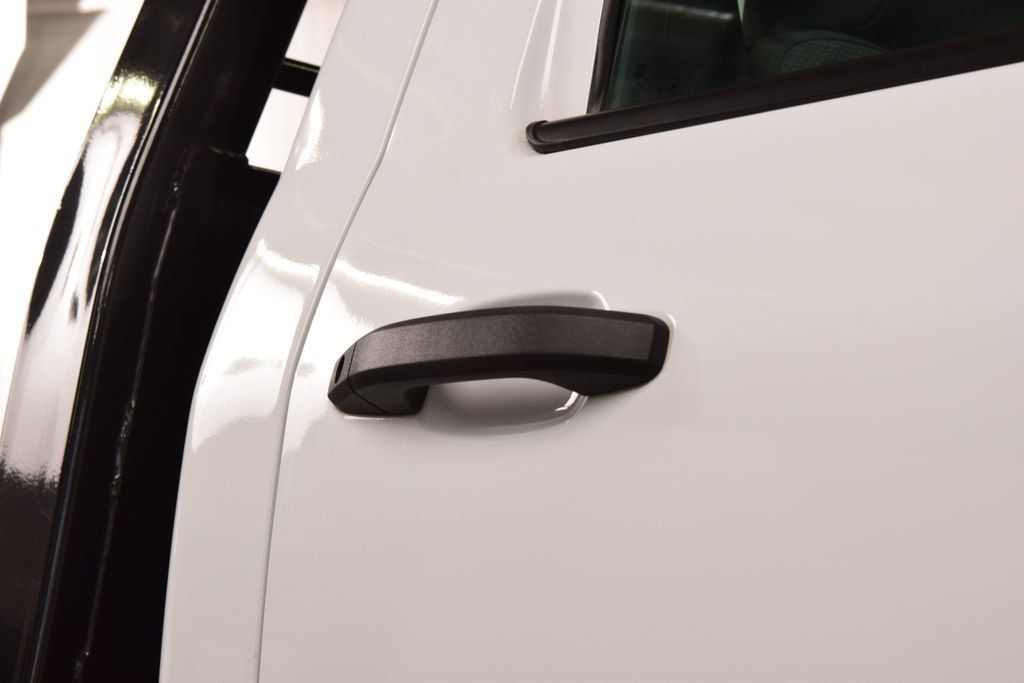 2023 Chevrolet Silverado 5500HD 5500HD REG CAB 4X4 * DURAMAX * 11' FLATBED * 1 OWNER - 23004138 - 10