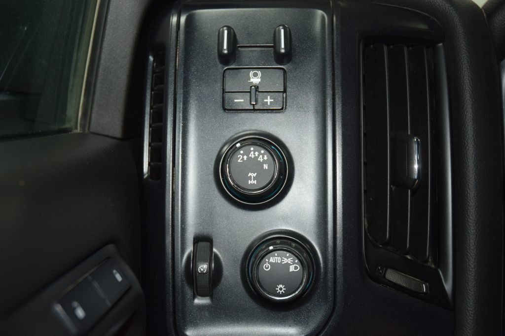 2023 Chevrolet Silverado 5500HD 5500HD REG CAB 4X4 * DURAMAX * 11' FLATBED * 1 OWNER - 23004138 - 23