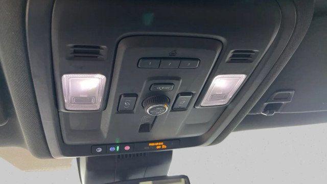 2023 Chevrolet Suburban 2WD 4dr Premier - 22990561 - 17