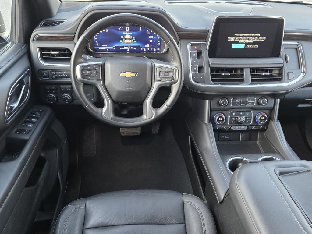 2023 Chevrolet Suburban LT photo 11