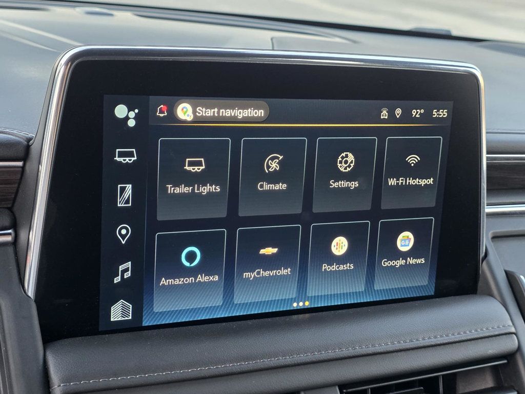 2023 Chevrolet Suburban LT photo 17
