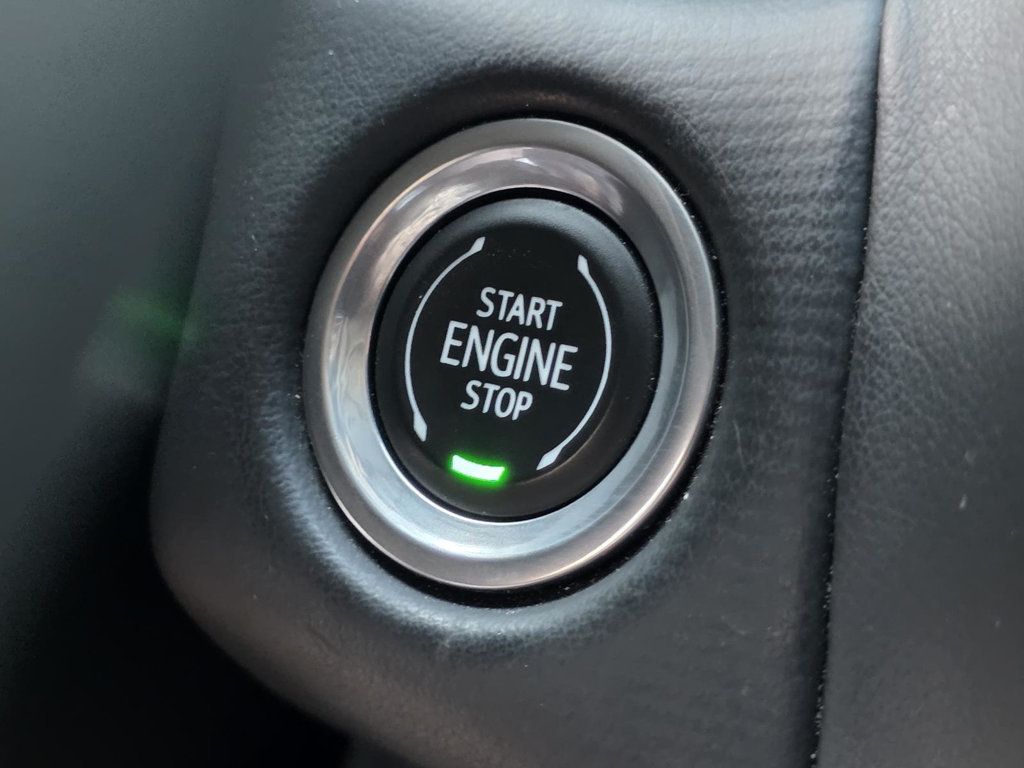 2023 Chevrolet Suburban LT photo 21