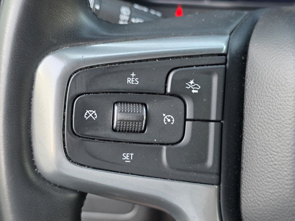 2023 Chevrolet Suburban LT photo 26