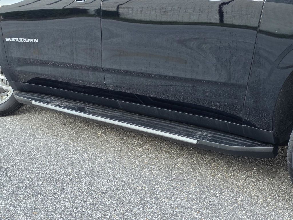 2023 Chevrolet Suburban LT photo 29