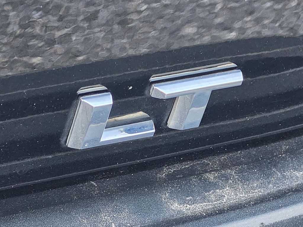 2023 Chevrolet Suburban LT photo 31