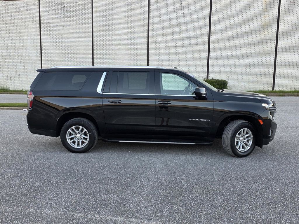 2023 Chevrolet Suburban LT photo 36