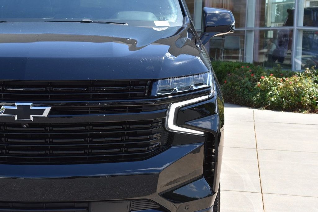 2023 Chevrolet Suburban RST photo 4