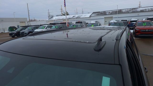 2023 Chevrolet Suburban 4WD 4dr Z71 - 22970953 - 24