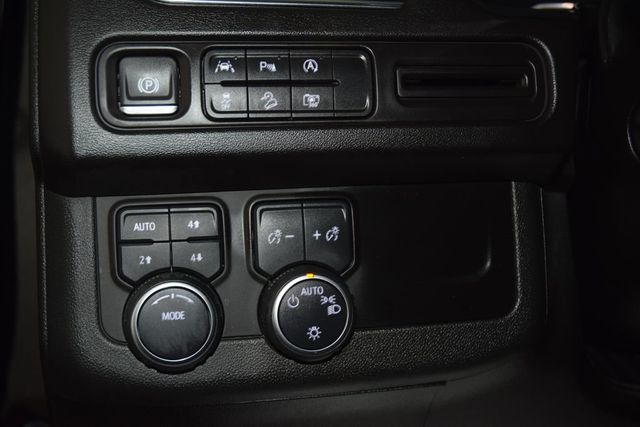 2023 Chevrolet Suburban 4WD 4dr Z71 - 23019950 - 34