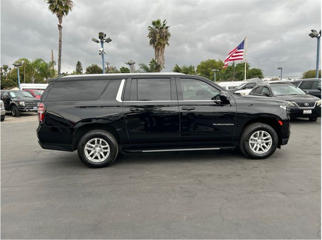 2023 Chevrolet Suburban LT BACK UP CAM LEATHER PACKAGE 1 OWNER CLEAN - 22983813 - 3