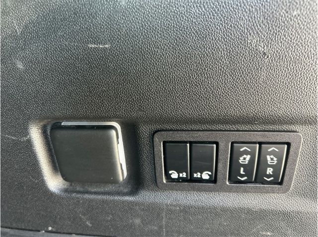 2023 Chevrolet Suburban LT LEATHER PACKAGE BACK UP CAM 1 OWNER CLEAN - 23073462 - 29