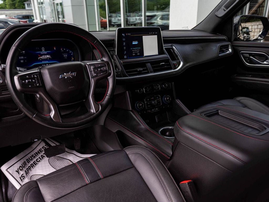 Chevrolet Suburban photo 17