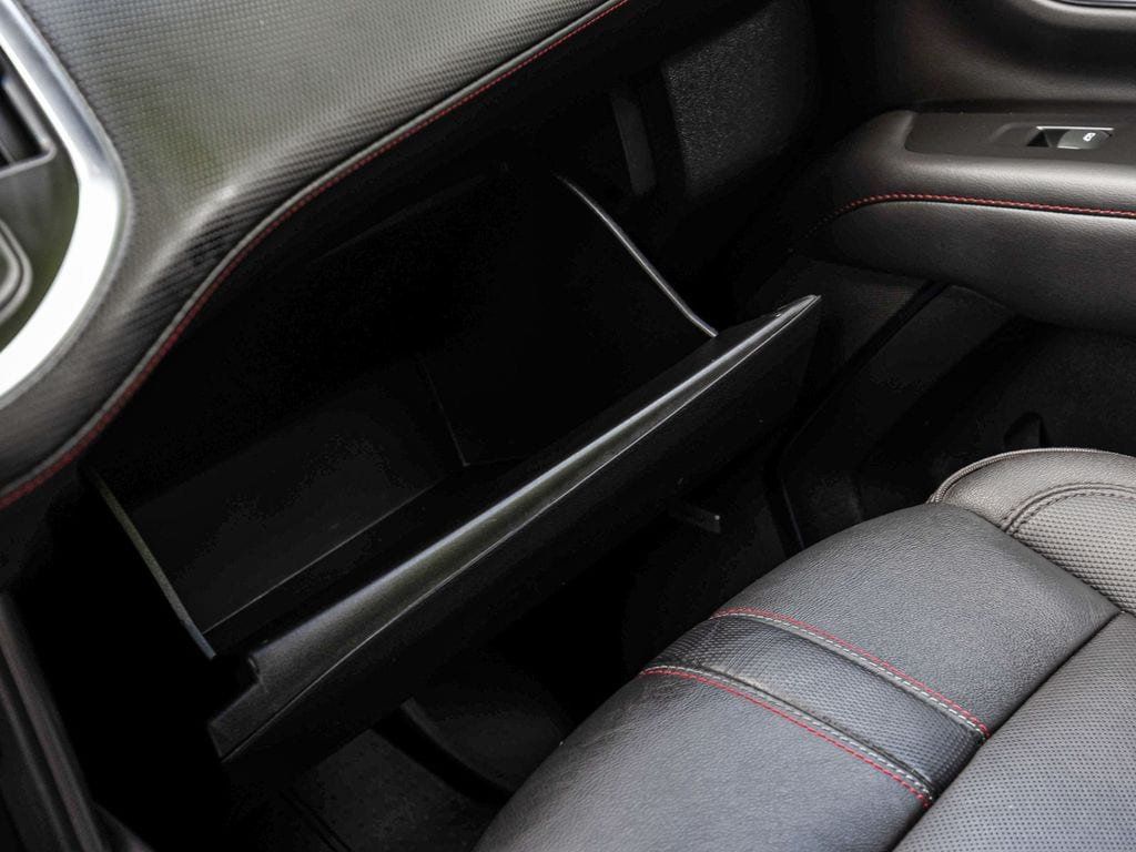 Chevrolet Suburban photo 19