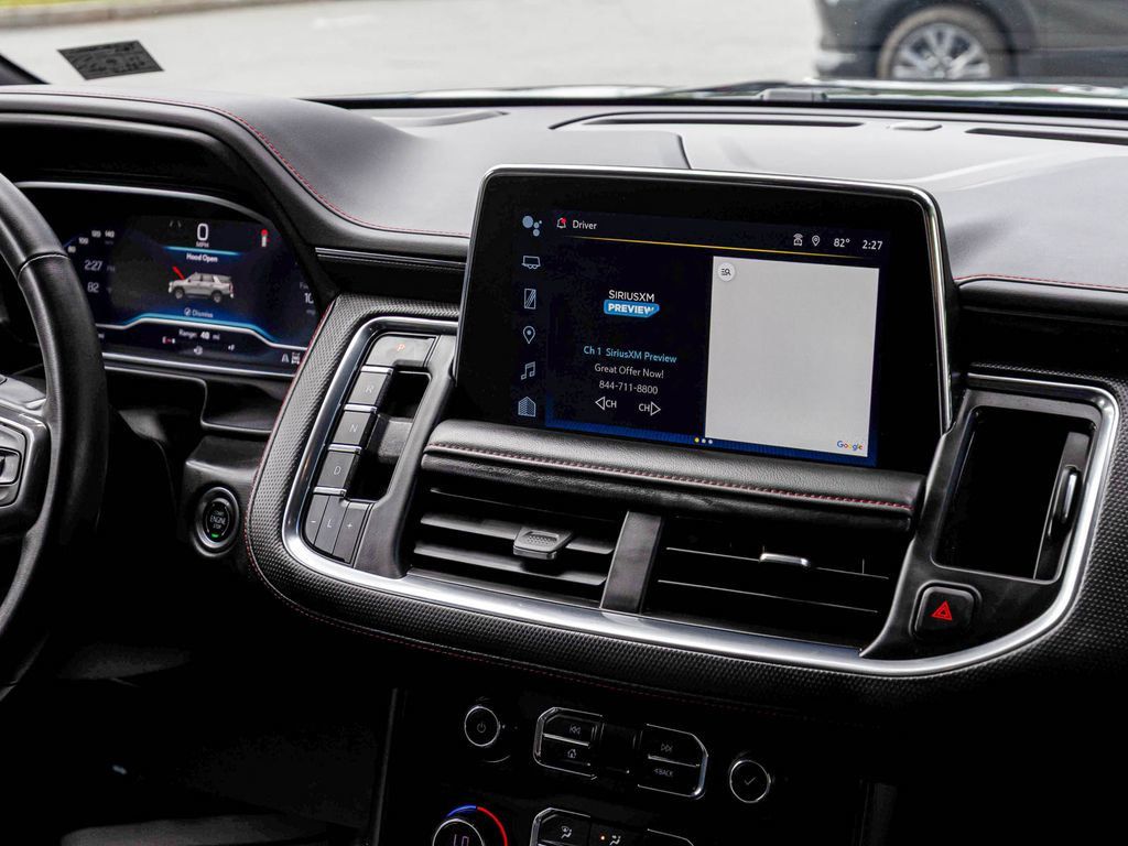 Chevrolet Suburban photo 21