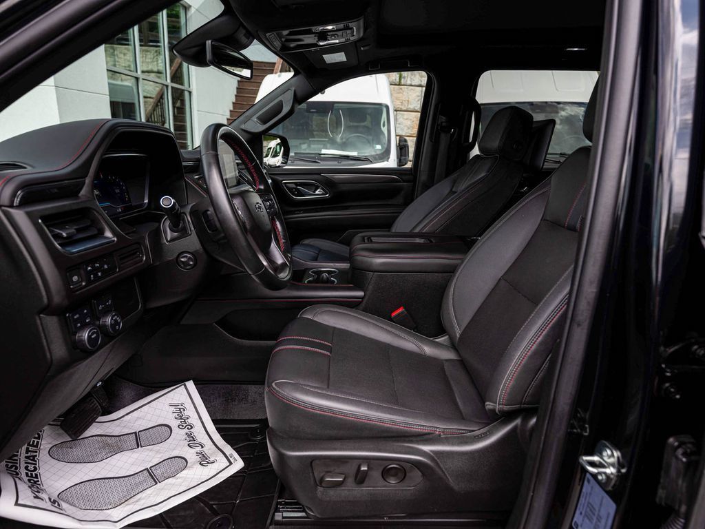 Chevrolet Suburban photo 25