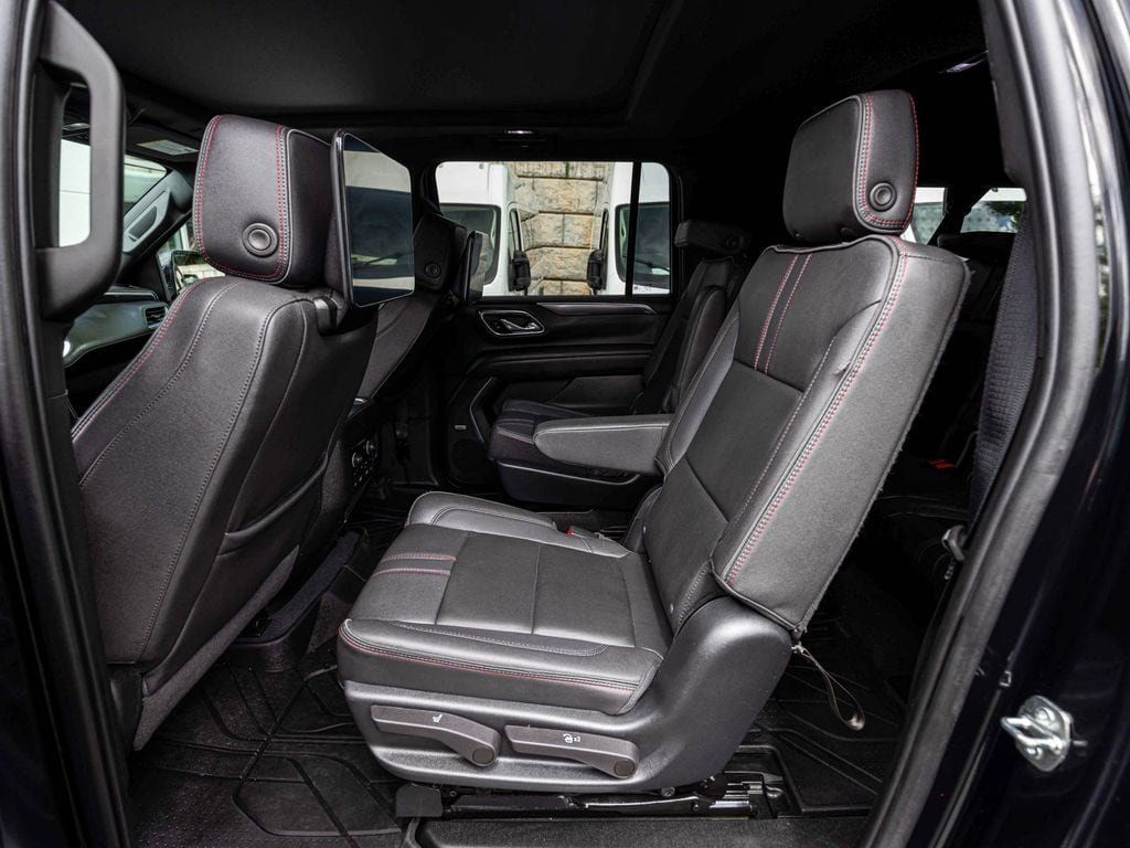 Chevrolet Suburban photo 26