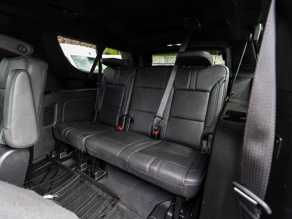 Chevrolet Suburban photo 28