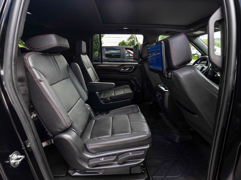 Chevrolet Suburban photo 29