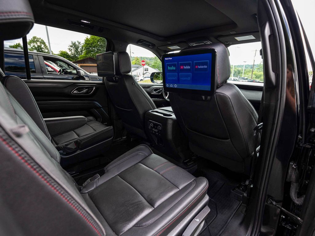 Chevrolet Suburban photo 30