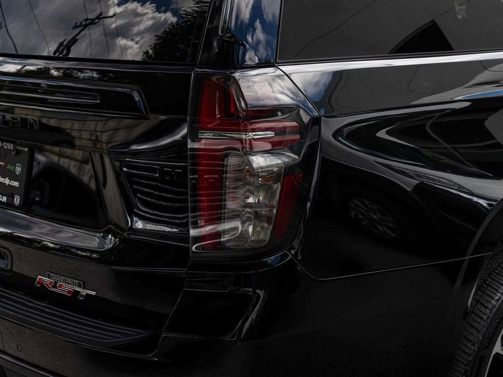 Chevrolet Suburban photo 38