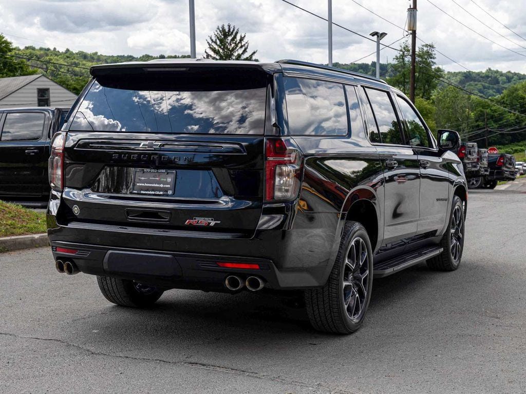 Chevrolet Suburban photo 4