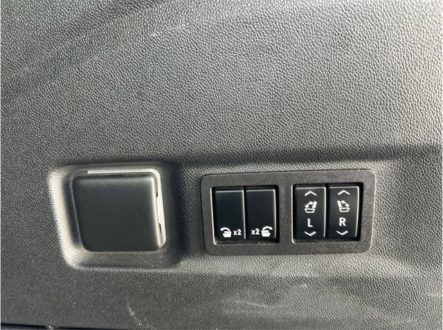 2023 Chevrolet Suburban RST 4X4 PANORAMIC ROOF BACK UP CAM 1 OWNER - 22995265 - 22