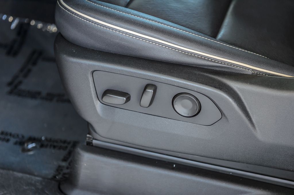 2023 Chevrolet Suburban SUBURBAN PREMIER - WHITE ON BLACK - NAV - CARPLAY - THIRD ROW - 22955704 - 22